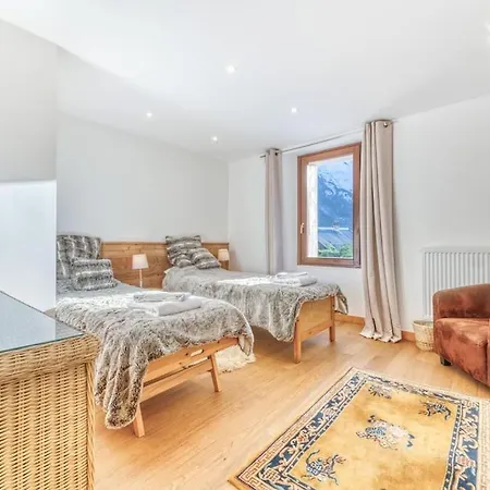 L'argoat - Warm And Cosy 6 Bedroom Шале