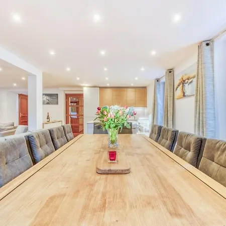 L'argoat - Warm And Cosy 6 Bedroom Шале
