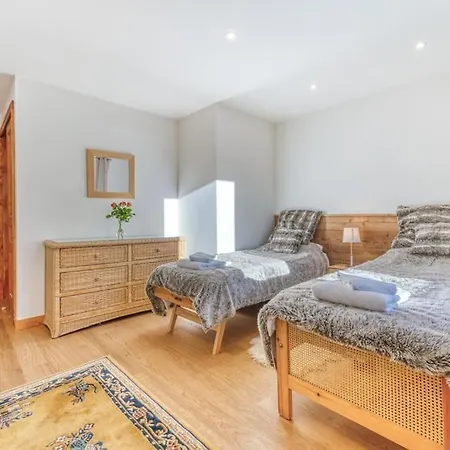L'argoat - Warm And Cosy 6 Bedroom Шале *